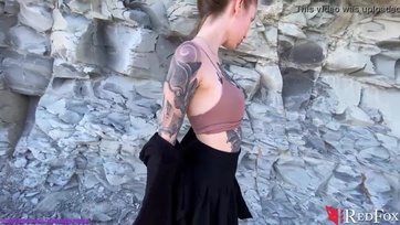 Tetovált tini ribi simizi a fenséges lyukát Thumb