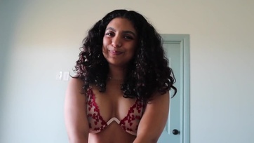 Szerteszéjjel durrantottam a faszéhes lakótársnőm pocakját majd visszatömtem a farkamat a nunijába Thumb