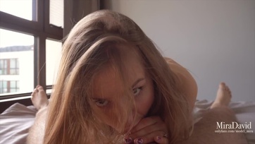 Vaskosra cuclizta a brokimat a szöszke tinicsaj és a fenekével felém szaporán megtáncolta Thumb