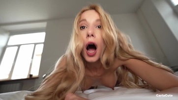 Úgy begerjedt a szőke szajha miközben flexeltem hogy megengedte hogy betegyem a cerkámat a popócskájába Thumb