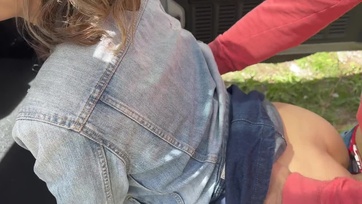 Amíg én vezettem a faszimádó partnerem hátul vidáman megugrálta a legjobb pajtásom falloszát Thumb