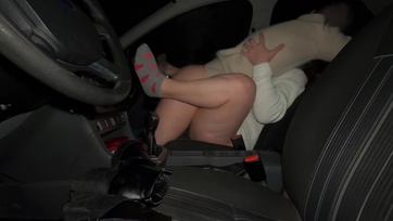 Félrehúzódtunk a kocsival hogy megkefélhessem a faszéhes feleségem parázsló pinácskáját Thumb