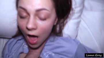 A tüneményes iskolás csajból gecinyelő maca lett, mikor a kollégiumi hálójában megbaszták Thumb